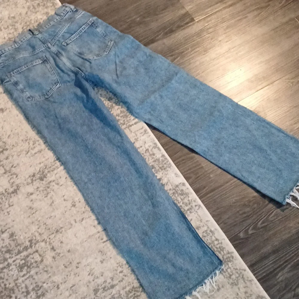 Zara High Rise Blue Jeans - Picture 5 of 12